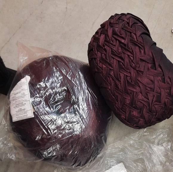 LOT OF TWO AUTHENTIC BOMBAY & CO ELEGANT BERRY Accent Pillows - Picture 3 of 4